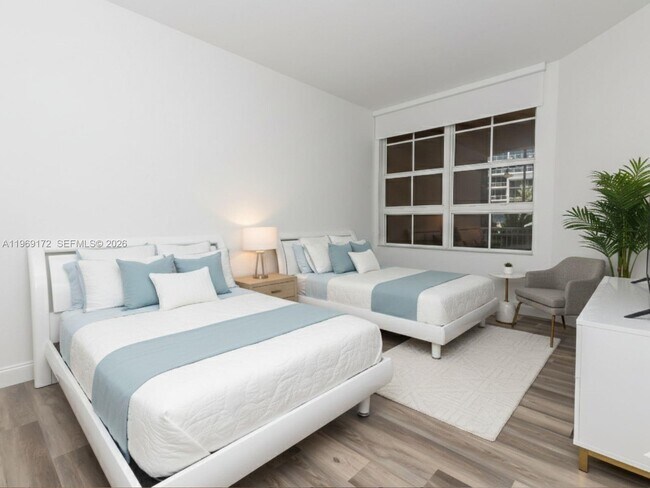 Building Photo - 3001 NE 185th St