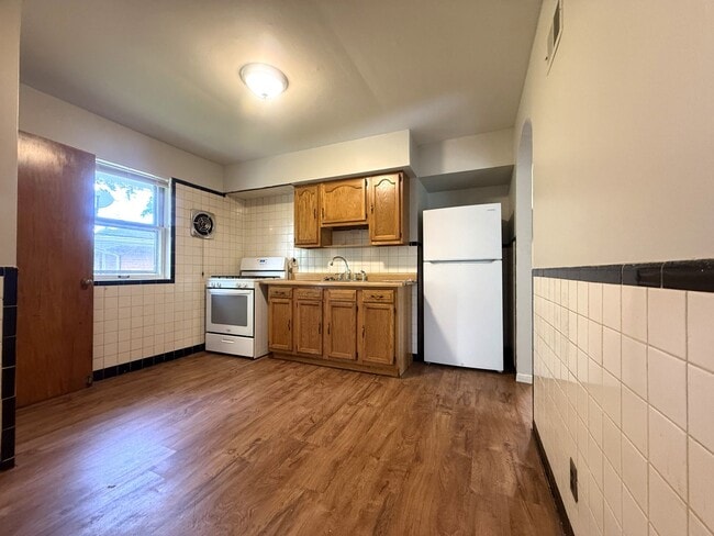Building Photo - 9221 Waldorf Dr