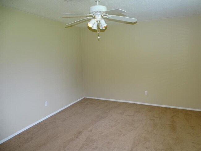 Building Photo - 7247 Barton Oaks Dr