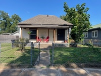 Building Photo - 611 N Chapman Ave
