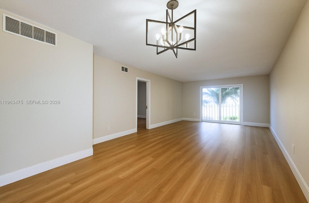 Building Photo - 333 NW 17th Ct