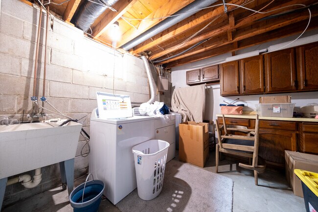 Building Photo - 8636 Aldrich Ave S