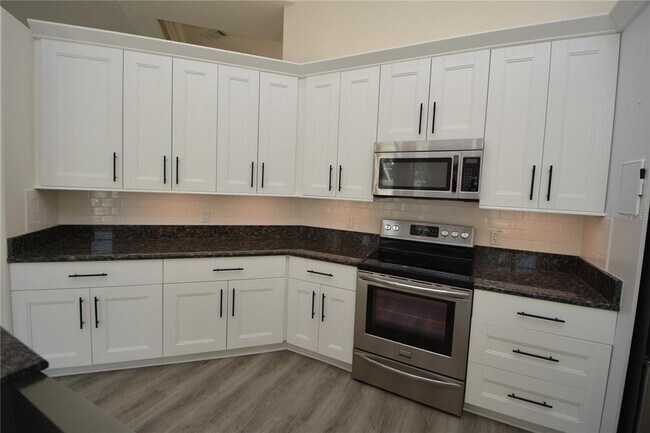 Building Photo - 18 Wellwater Dr