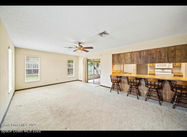 Building Photo - 755 Verbenia Dr