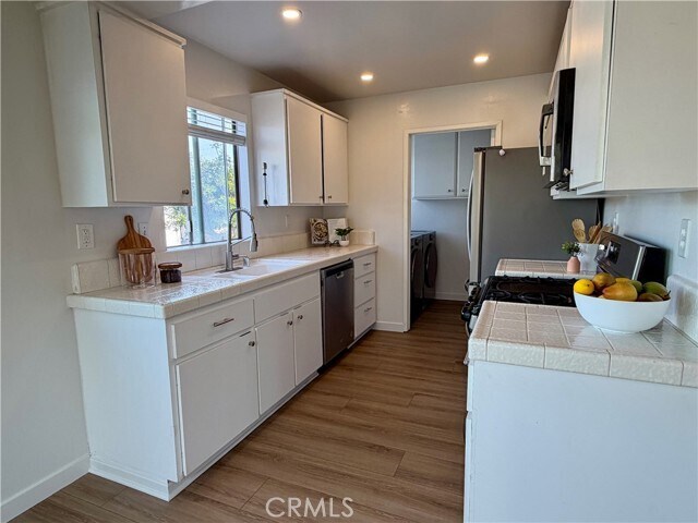 Building Photo - 1114 W 163rd St