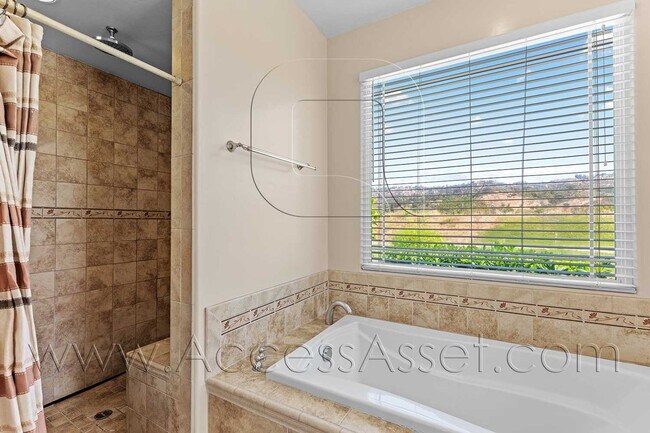 Building Photo - Designer Single-Story Home with Gourmet Kitchen & Mountain Views