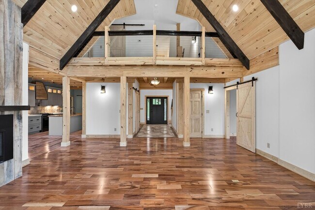 Building Photo - 308 Acres Ct