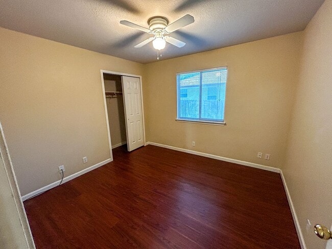 Building Photo - Rare 5 Bedroom in Crystal Knoll Georgetown