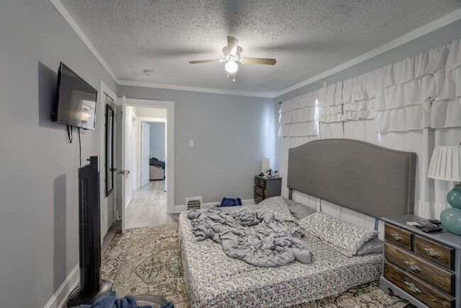 Building Photo - Great 2 bedroom 2 FULL bath home
