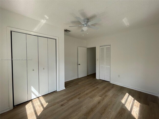 Building Photo - 2380 NW Flagler Terrace