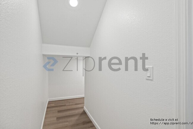 Building Photo - 1086 Carson River Ct