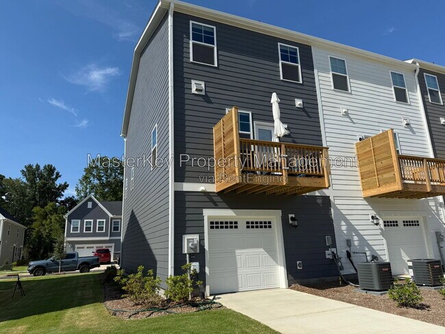 Building Photo - 329 Deercroft Dr