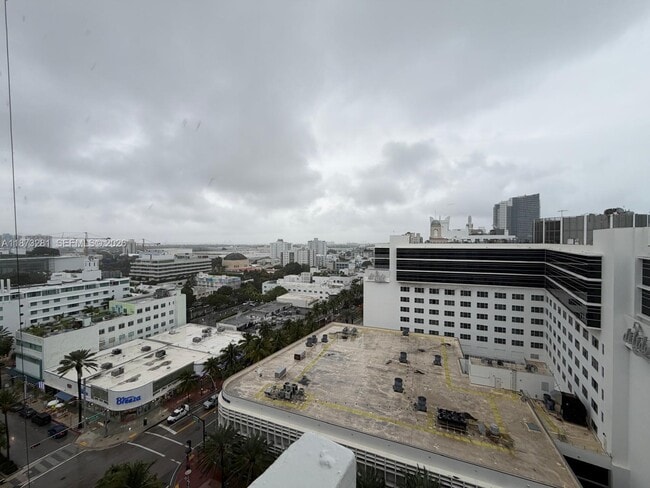 Building Photo - 100 Lincoln Rd