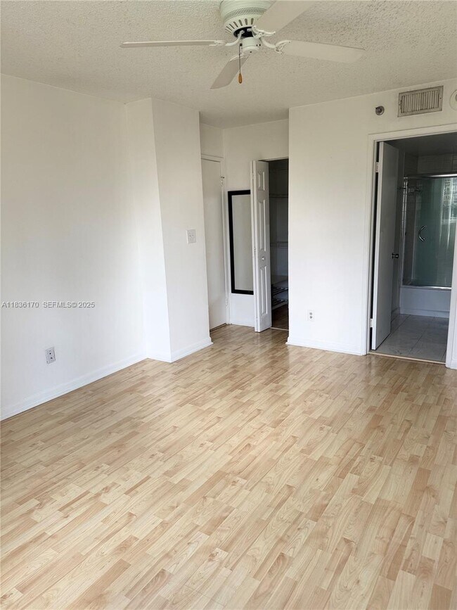 Building Photo - 770 Claughton Island Dr