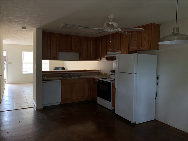 Building Photo - 4504 College Main St