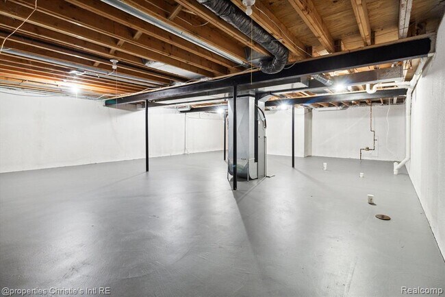 Building Photo - 22837 Woodcreek Dr