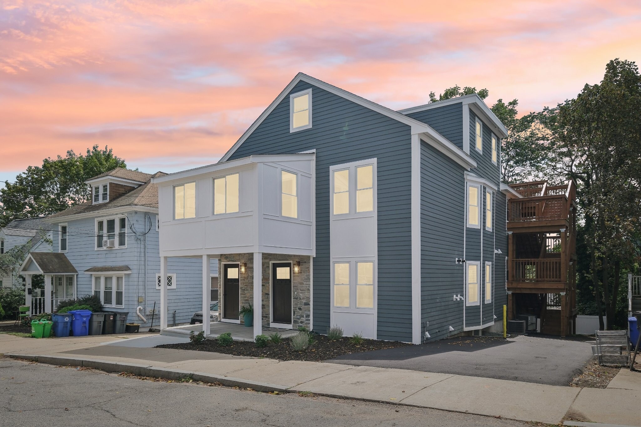 Building Photo - 34 Larch St
