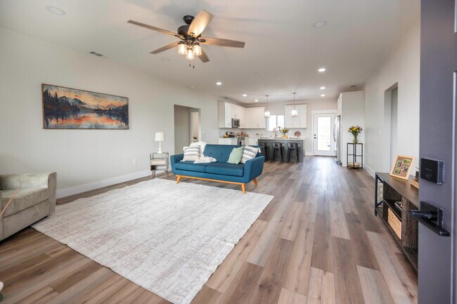 Building Photo - 2775 Village Dr