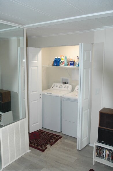 Building Photo - 23 Kinsmen Dr
