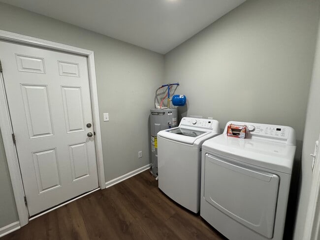 Building Photo - 137 Cherokee Trail