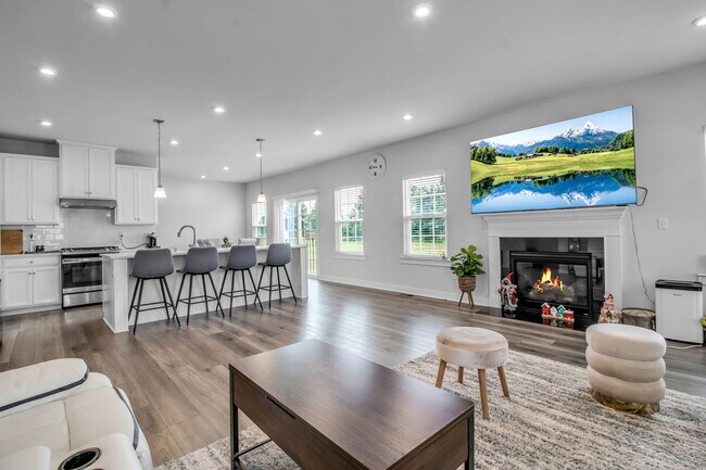 Building Photo - 4966 Brauer Dr