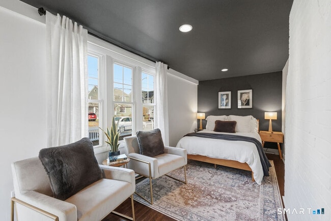 Building Photo - 82 Miller Ave