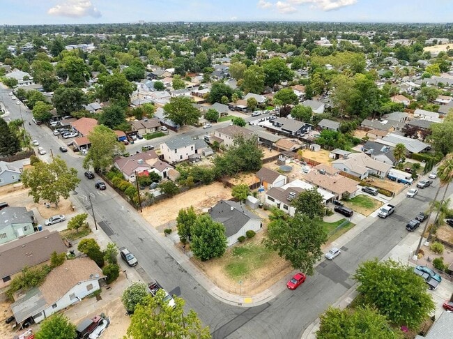 Building Photo - 5891 28th St
