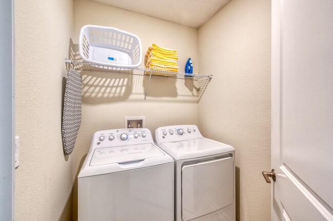 Building Photo - 723 Ocean Course Ave