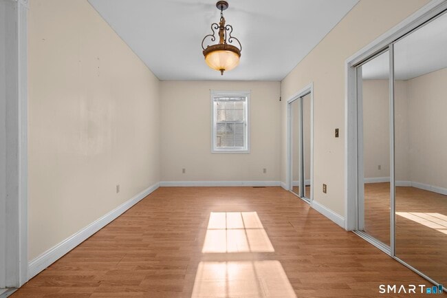 Building Photo - 242 Prospect St