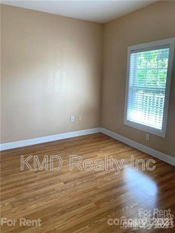 Building Photo - 9321 Meadow Vista Rd