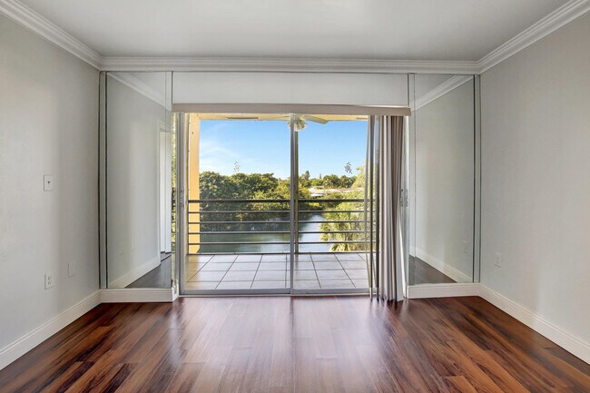 Building Photo - 8225 Sunrise Lakes Blvd