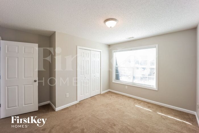 Building Photo - 333 Westhill Dr