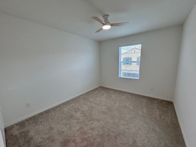 Building Photo - Welcome to Your Brand New 3 Bedroom Solar Home in the Gated Willow Springs Community of Murrieta!