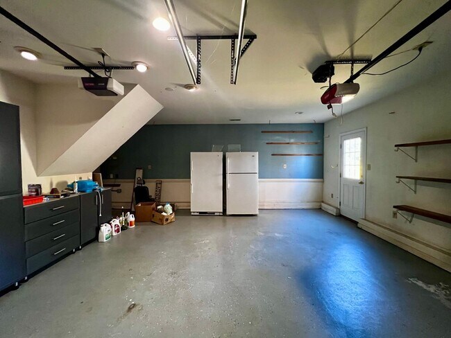 Building Photo - Beautiful home in the desirable Wellington...