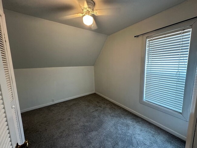 Building Photo - Beautiful 3-bedroom home with large yard