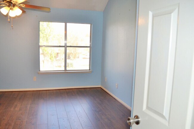 Building Photo - 2810 Grants Lake Blvd