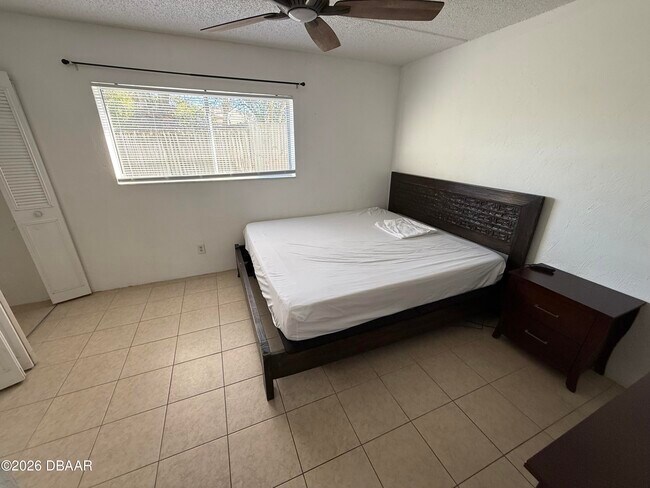 Building Photo - 60 Vining Ct