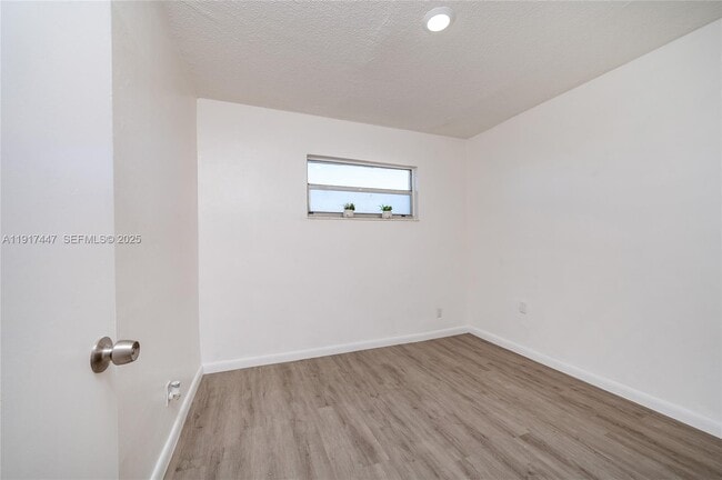 Building Photo - 2463 Coral Wy