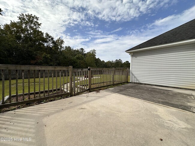Building Photo - 159 Cavalier Dr