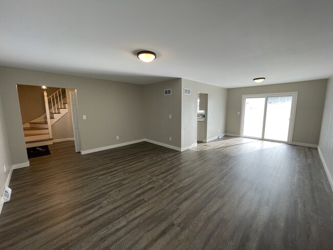 Building Photo - 1414 Ardmore Dr