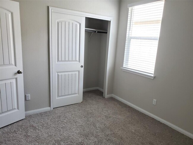 Building Photo - 118 Lullaby Dr