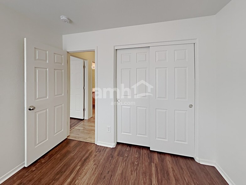 Building Photo - 16200 W Mauna Loa Ln