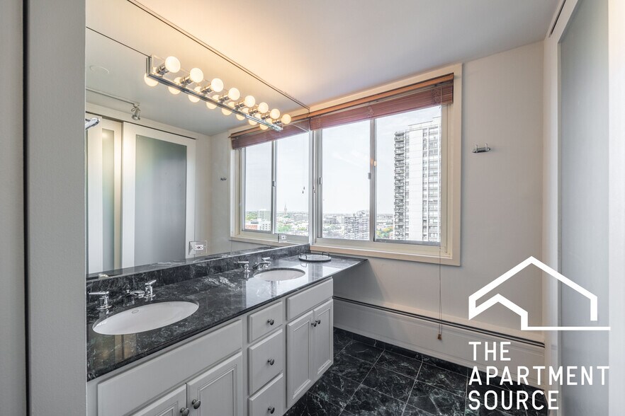 Building Photo - 1300 N Dearborn St