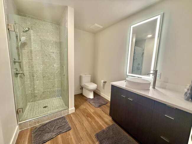 Building Photo - 360 W 200 S