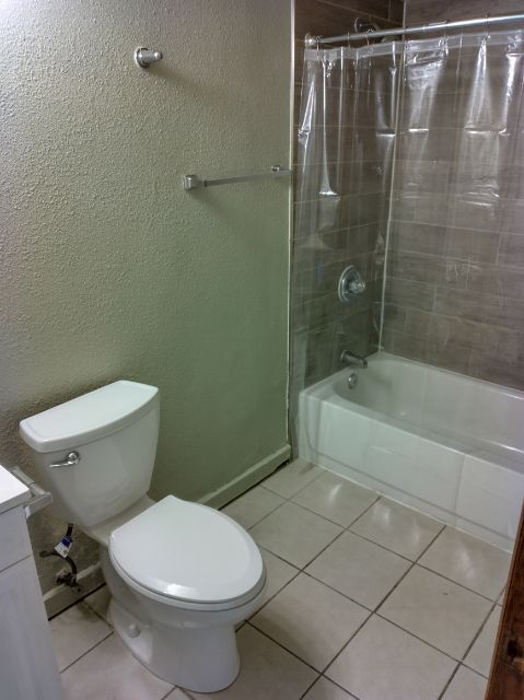 Bathroom - 1649 Florence St