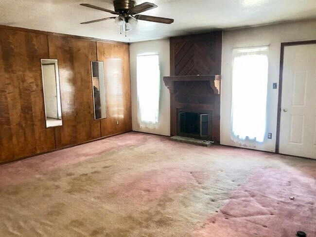 Building Photo - 112 Forestwood Dr