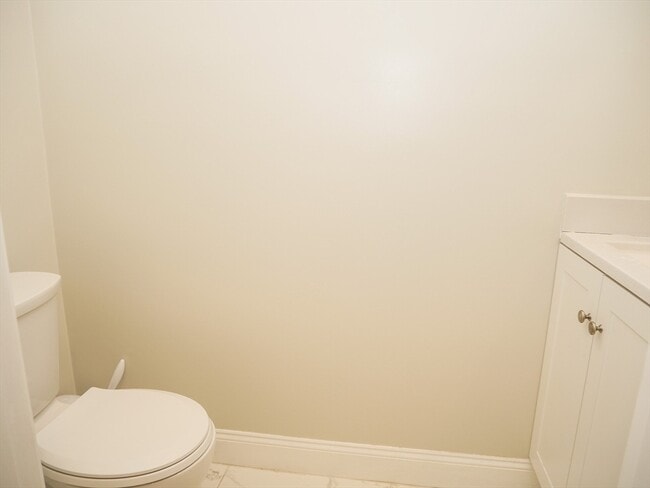 Building Photo - 10 Beals St