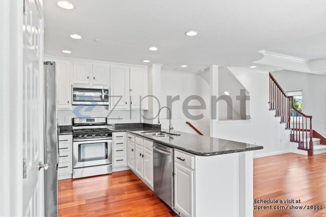 Building Photo - 2213 Rock St