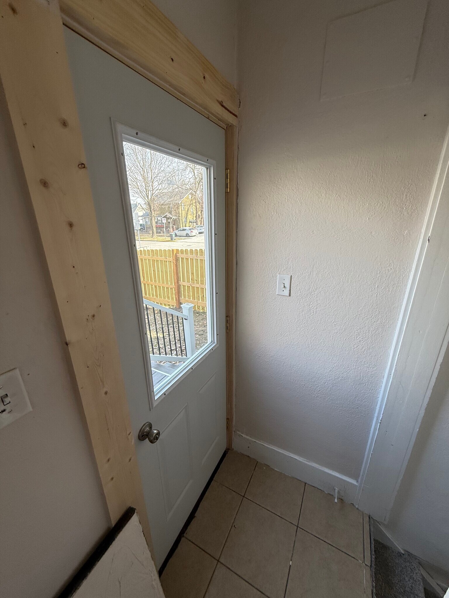 Acces to deck off of kithen - 2827 Wood St