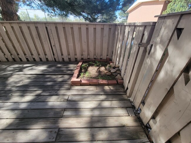 Building Photo - Newly Remodeled 1bed/1bath condo in Stonegate Community in Gunbarrel